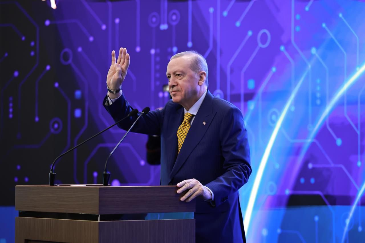 H Fyjt2J X Y A E7607