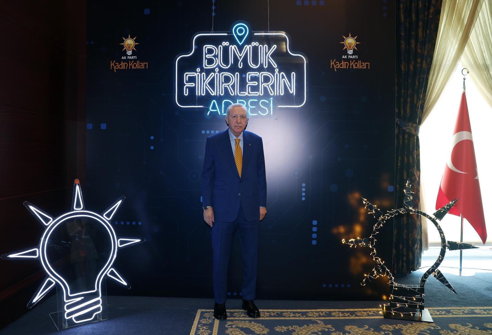 H Fyjuh9 X M A A8 N F4