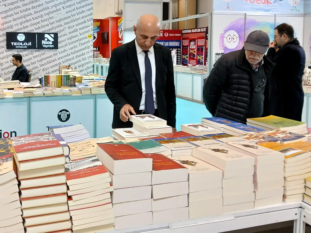 Kadim Koç Pota Sakarya Meydan Muharebesi Bilgi Yayınevi Ankara Kitap Fuarı (5)