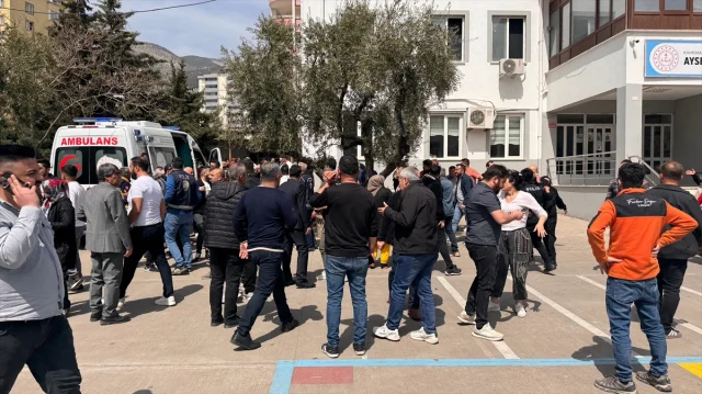 Kendisini Ogrencilerine Siper 2E3A1839C6 3600 3 M