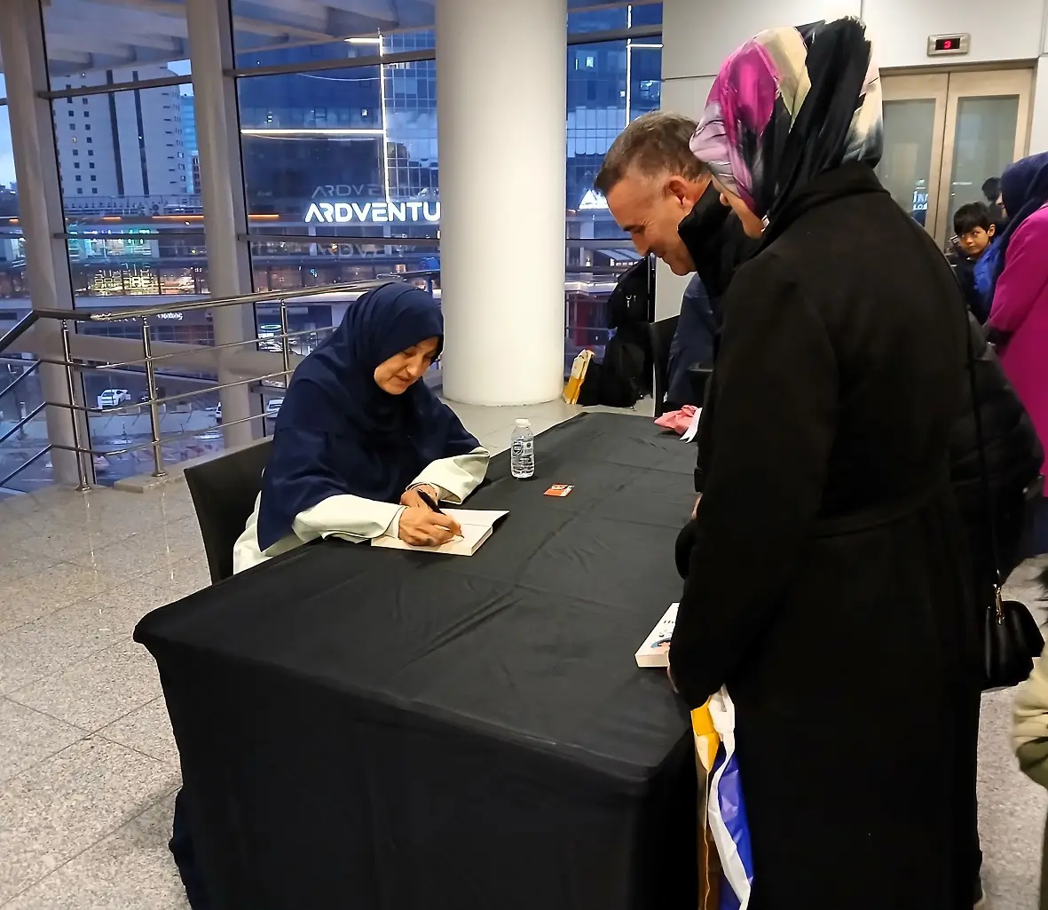 Saliha Erdim Yazar Ankara Kitap Fuarı Congresium Imza Günü (1)