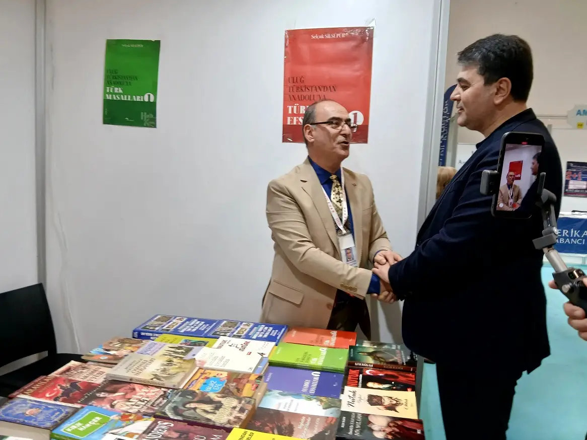 Selçuk Silsüpür Yazar Dp Gültekin Uysal Ankara Kitap Fuarı