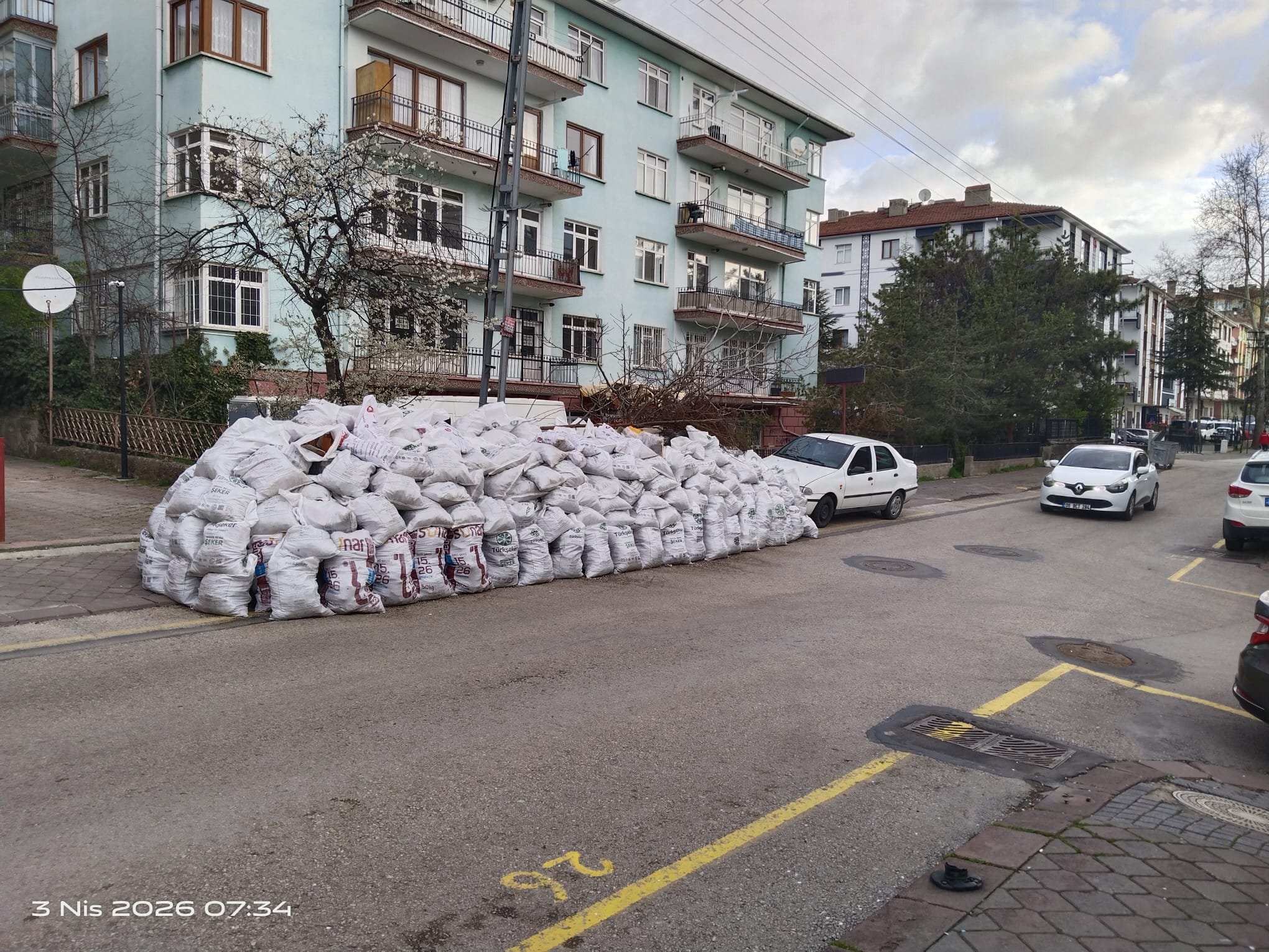 Başkentin ara sokakları kaderine terk edildi