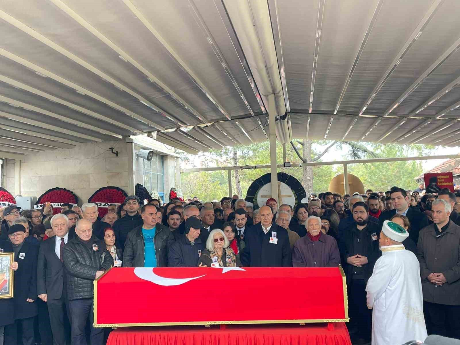 Yalçın Küçük Cenaze