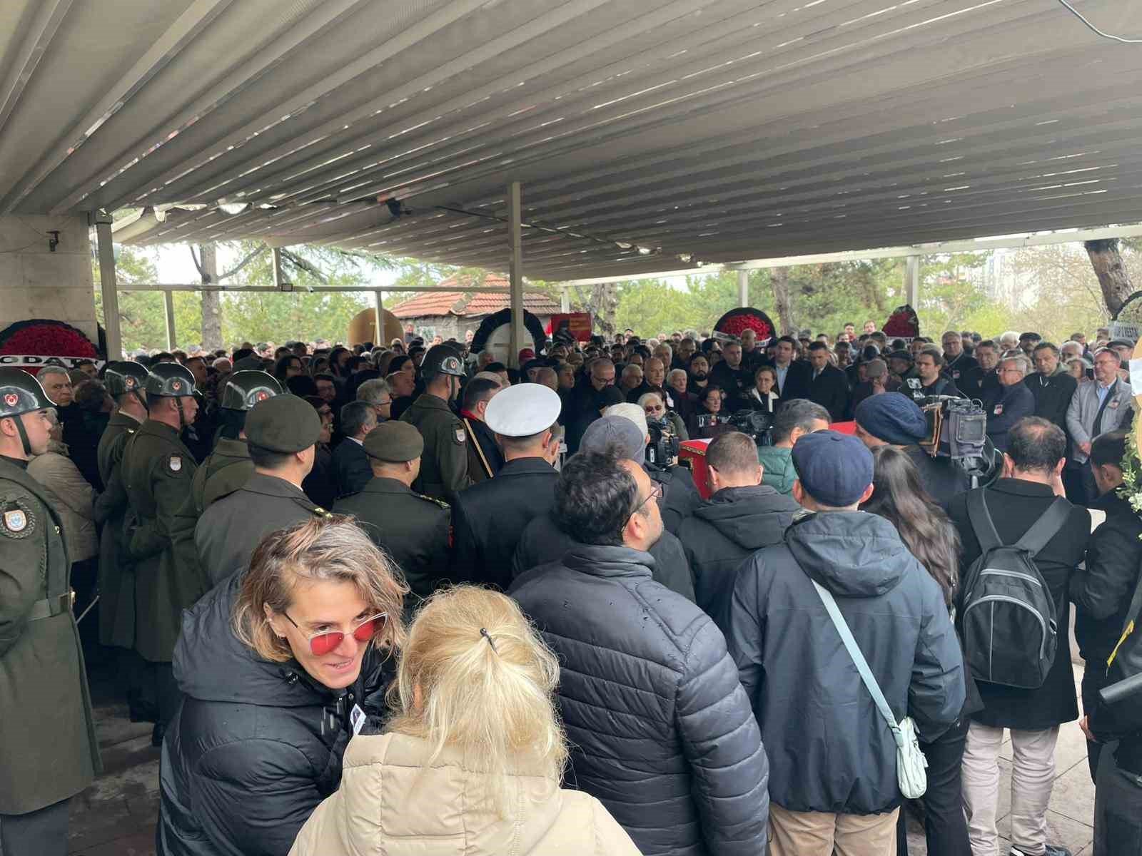 Yalçın Küçük Cenazesi