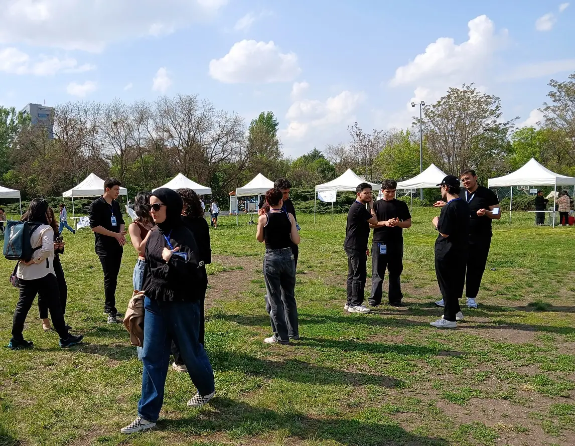 Ankara Üniversitesi Bilim Teknoloji Inovasyon Fuarı Güneş Meydanı (1)