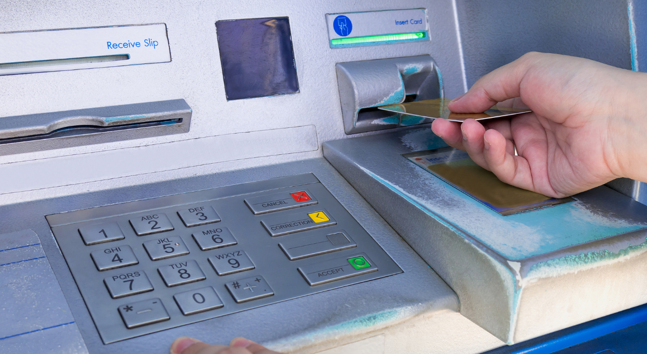 Atm Para Çekme Bankamatik (4)