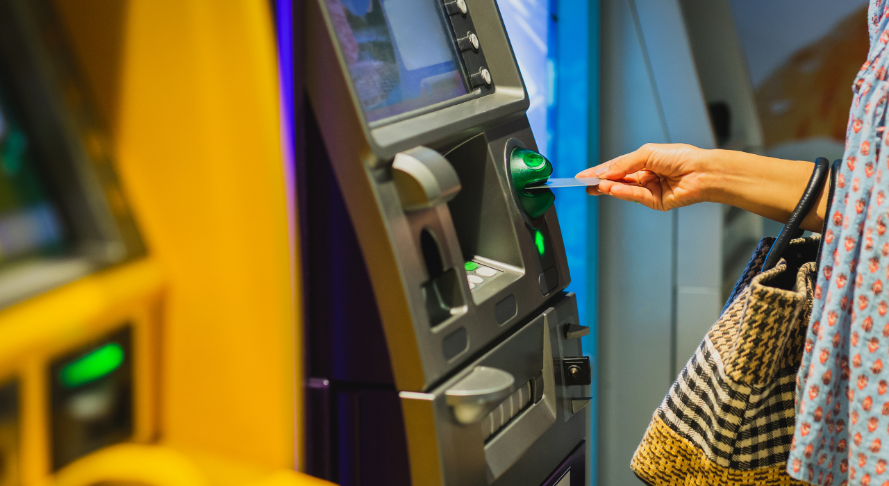 Atm Para Çekme Bankamatik (5)