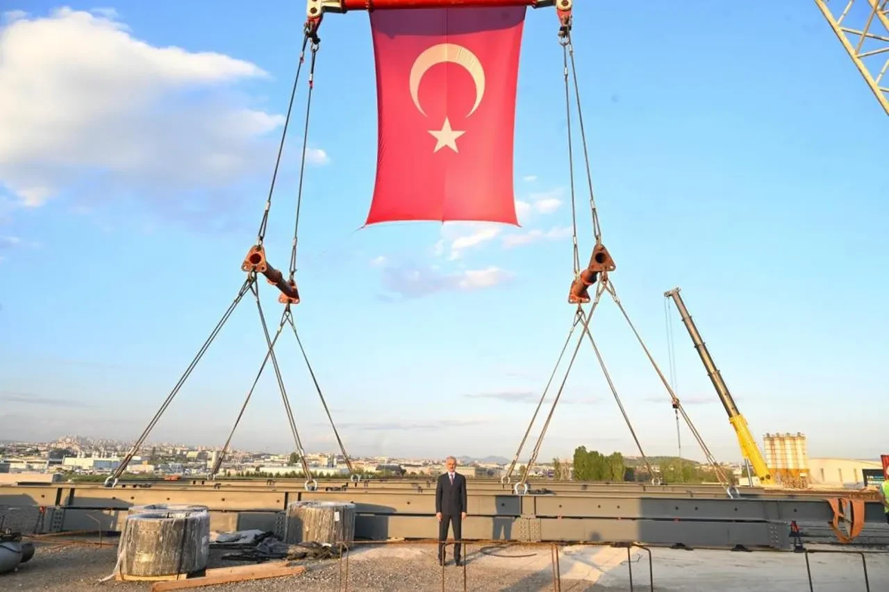 Bakan Uraloglu Duyurdu 2 Bin 450 Metre Uzunlugundaki Pisti 3 Bin Metreye Uzatiyoruz 3335478 202605141421 1