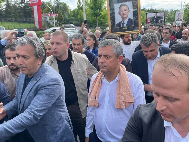 Chp Genel Merkezinden Ayrilan 19878913 8946 1 M
