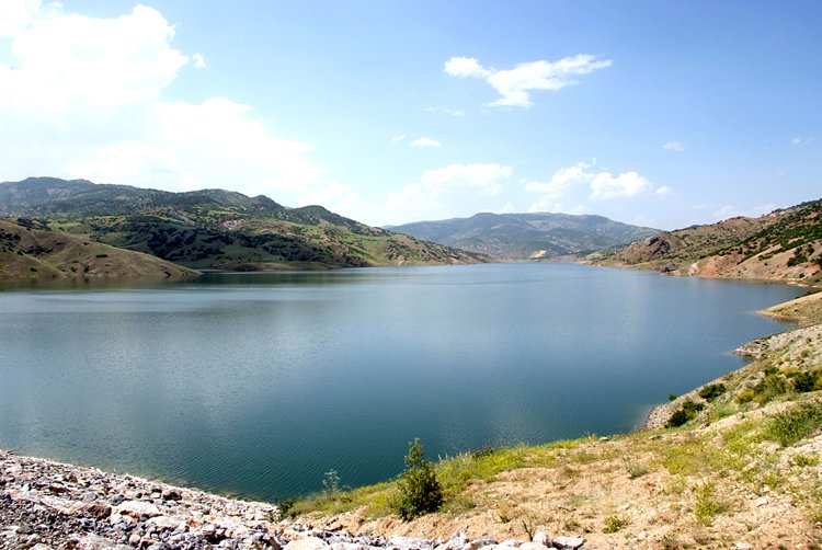 Kavşakkaya Barajı