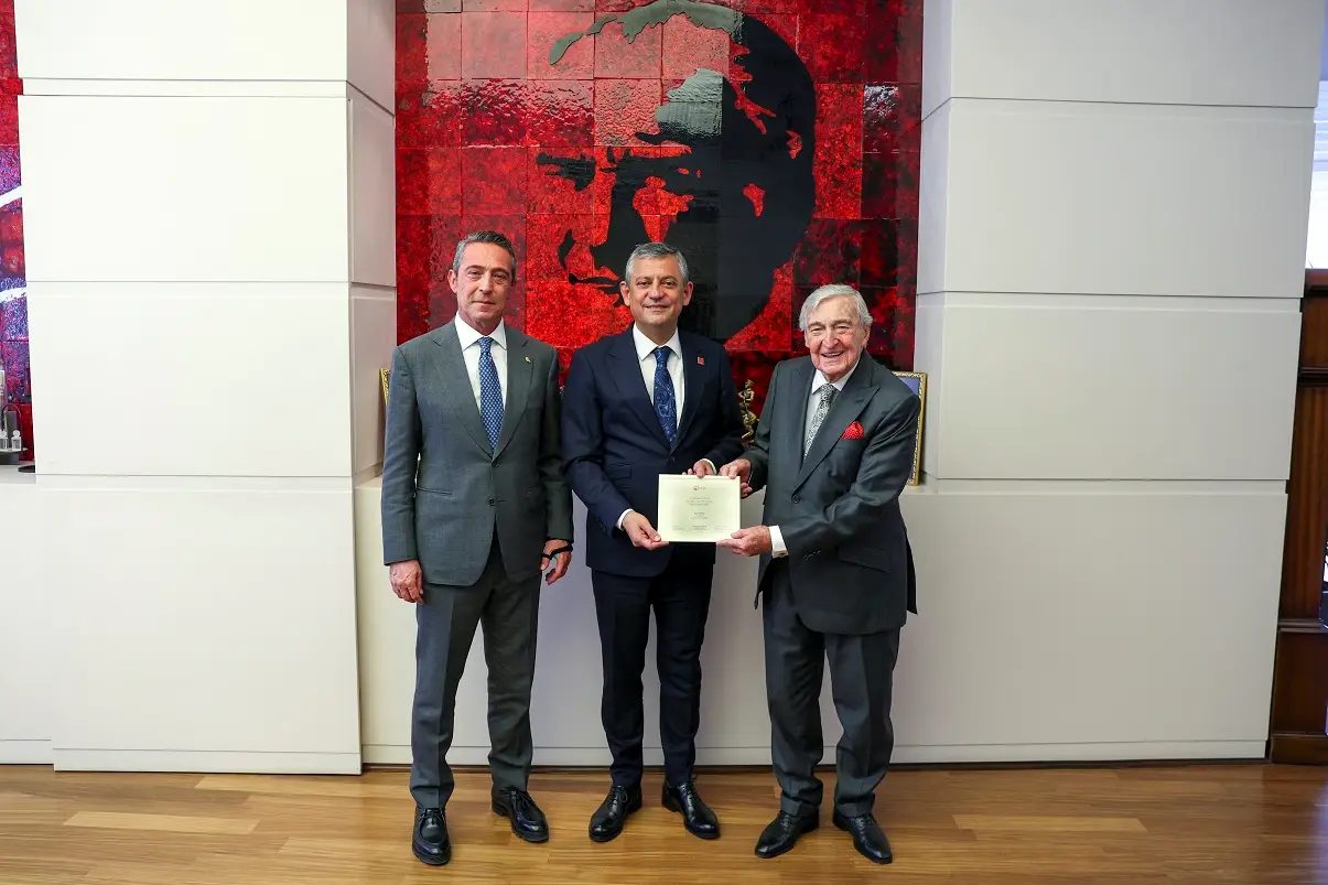 Koç Topluluğu 100 Yıl Chp Davet Rahmi M Koç Ali Koç Özgür Özel (3)