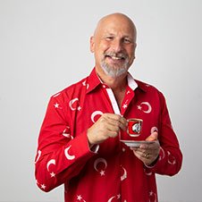 Öner Döşer Kaç Yaşında