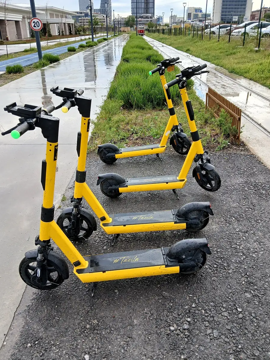 Tramvay Başkent Millet Bahçesi Elektrikli Scooter Raylar (3)