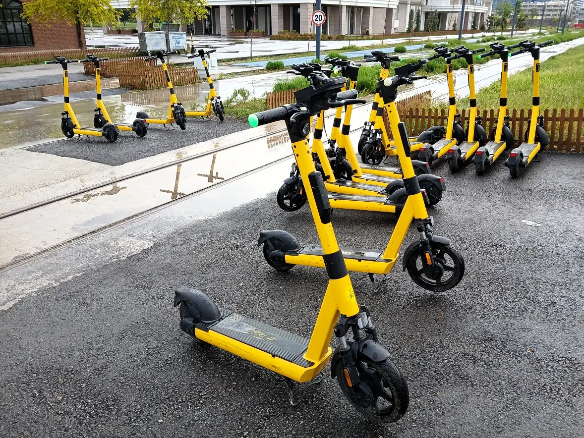 Tramvay Başkent Millet Bahçesi Elektrikli Scooter Raylar (4)