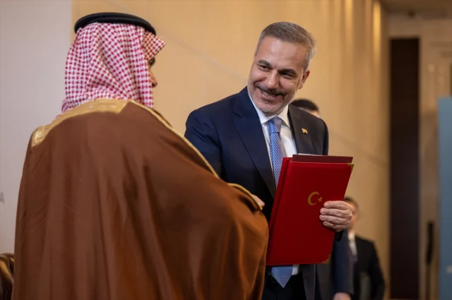 Turkiye Ve Suudi Arabistan Ara 19822546 2647 2 M