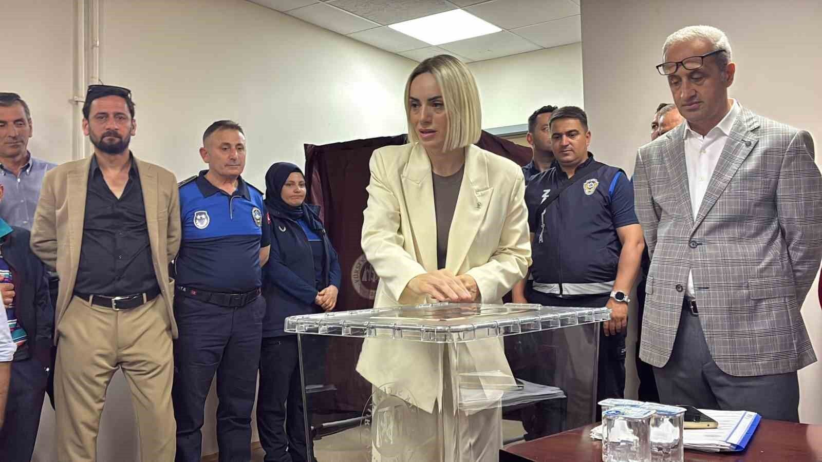 Alev Ünal