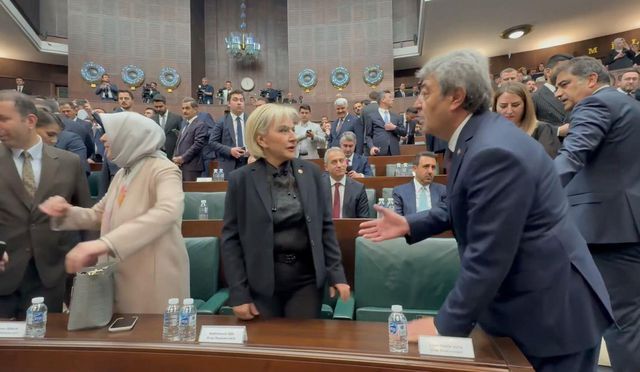 Chpden Istifa Eden Nimet Ozdemir Ak Parti Grup 7433C6C9Df O