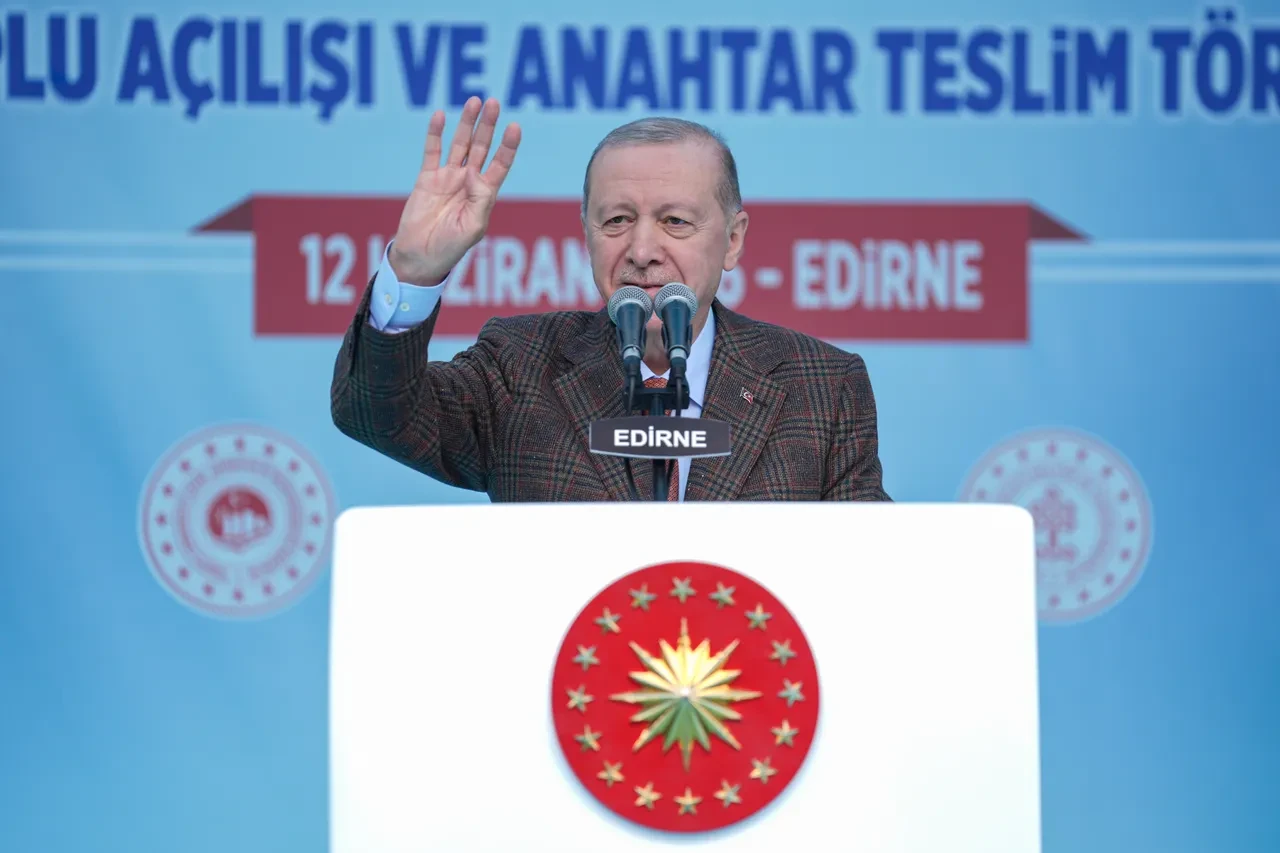 Cumhurbaskani Erdogandan Chpye Sert Gonderme Parti Degil Dovus Kulubu 3341267 202606121552 3