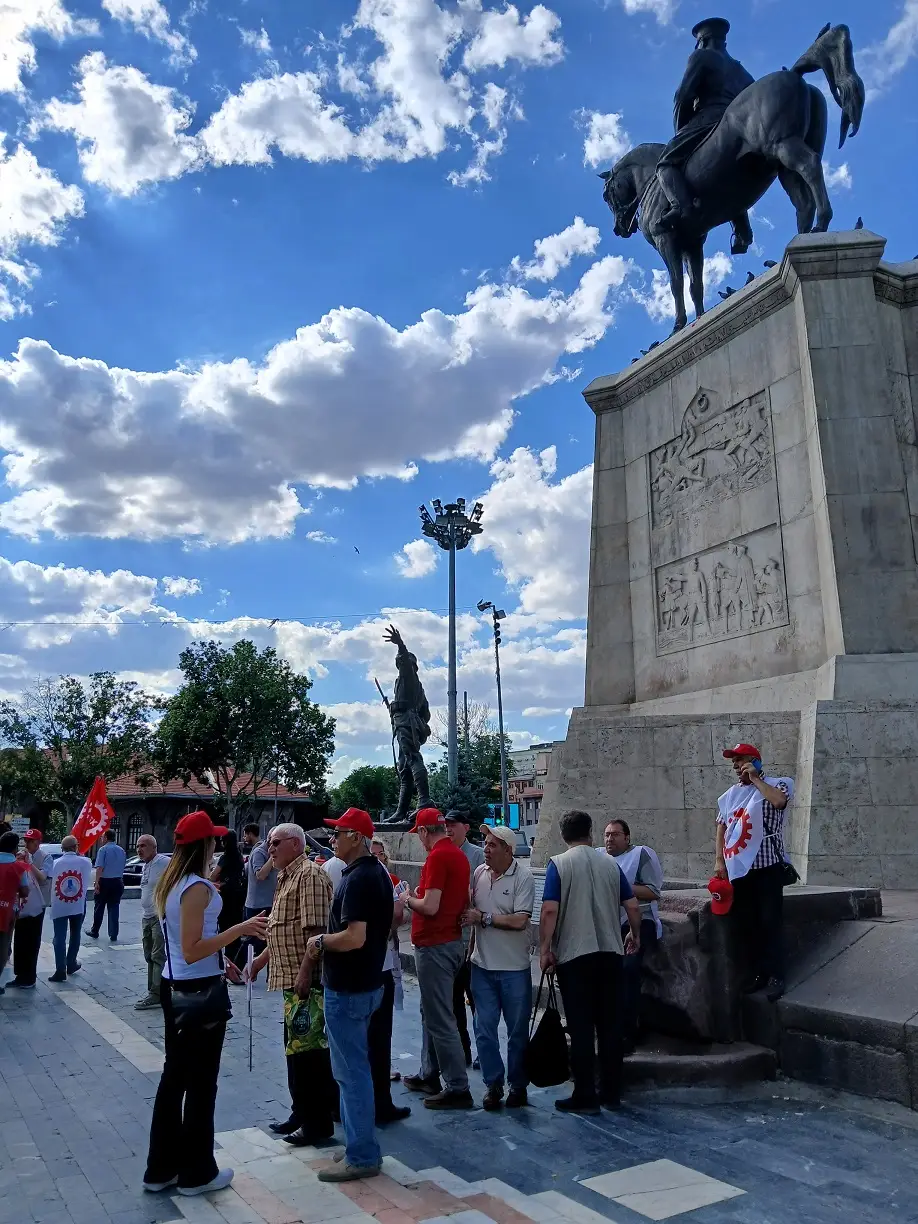 Disk Basın Açıklaması Nato Karşıtı Ulus Atatürk Heykeli (1)