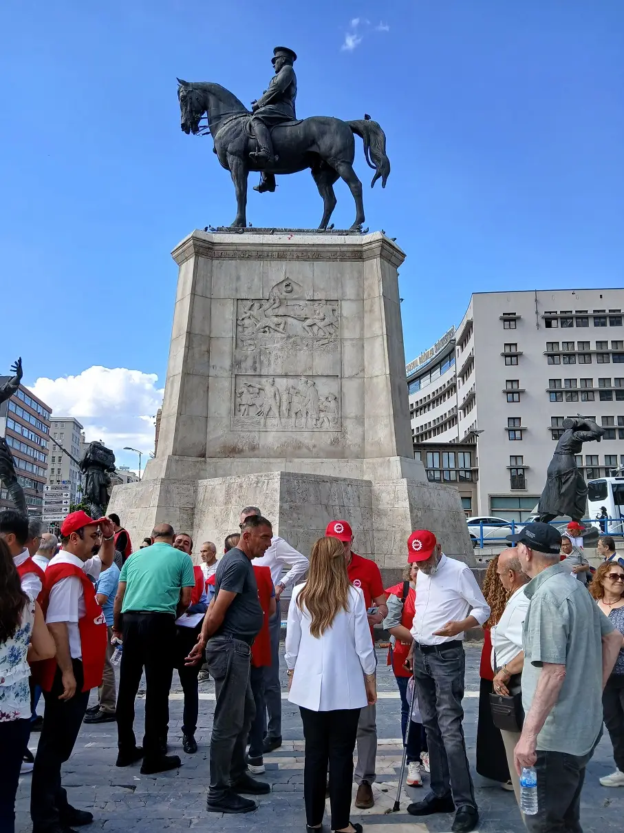 Disk Basın Açıklaması Nato Karşıtı Ulus Atatürk Heykeli (2)