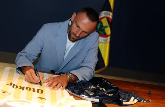 Fenerbahcede Vedat Muriqi Ile 19967787 9533 1 M