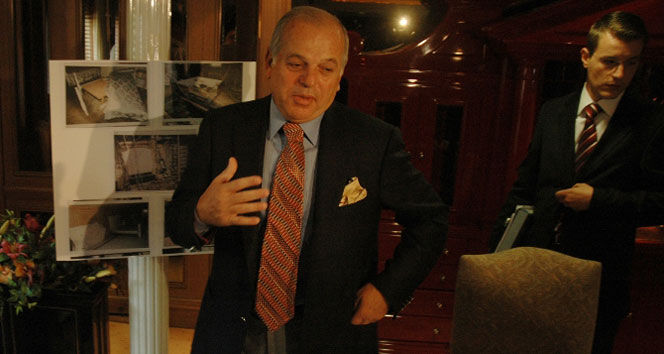 Kahraman Sadıkoğlu Eşi