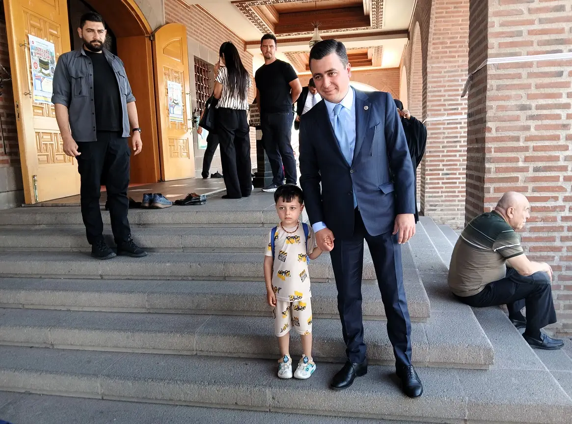 Tbmm Milletvekili Osman Gökçek Ankara Hacı Bayram Veli Camii Ziyaret (1)