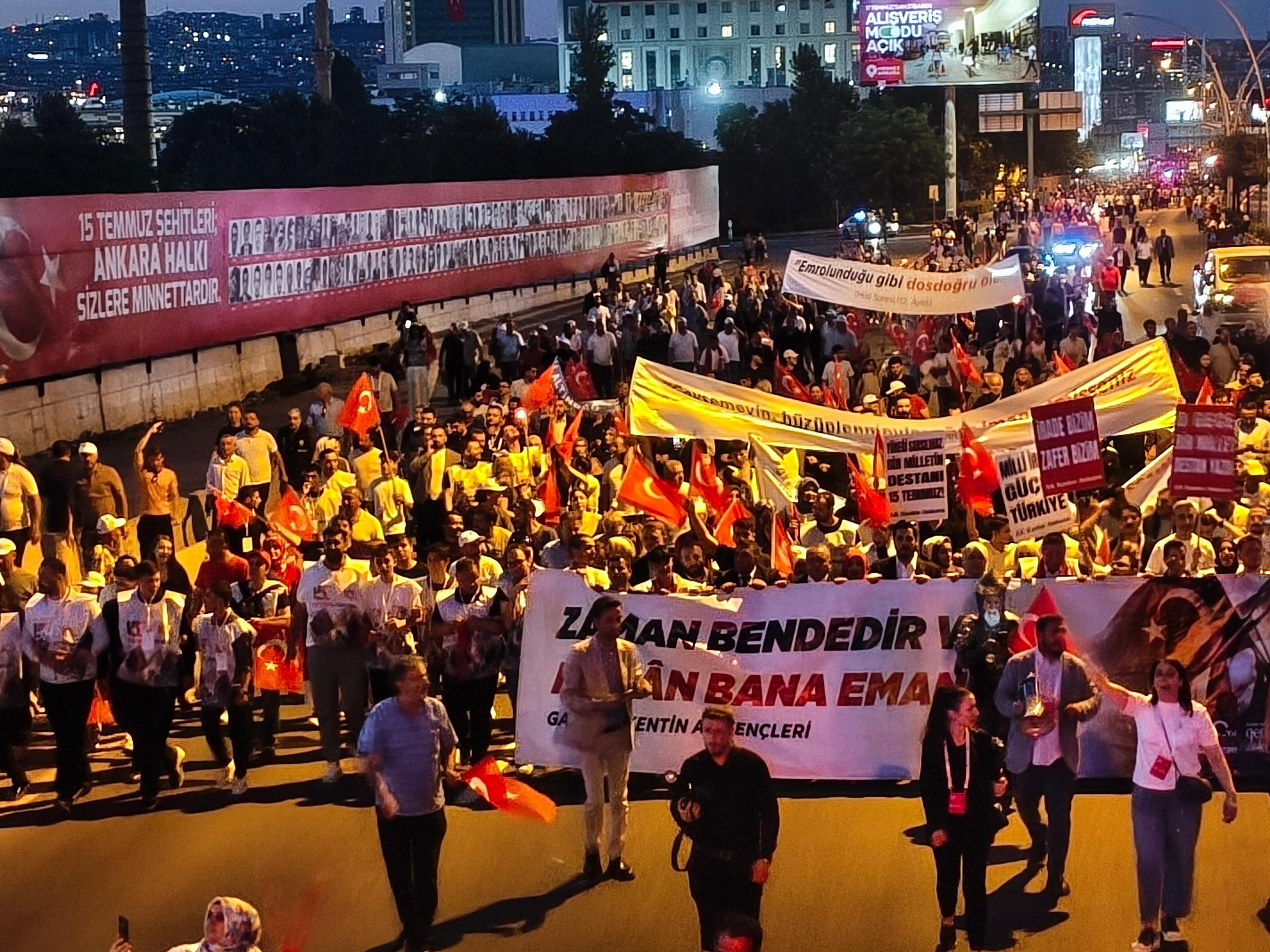 15 Temmuz'un 10. Yılında Beştepe'de Tarihi Yürüyüş! Binlerce Kişi Külliye'ye Yürüdü