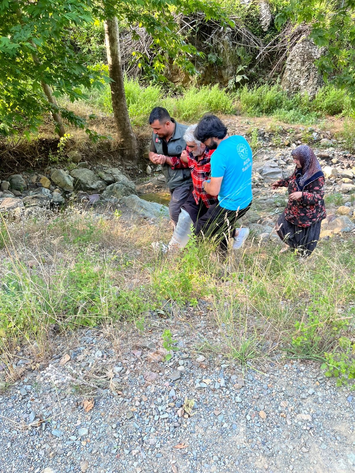 Adana’da Kayalıklardan Düşen Kişi Kurtarıldı