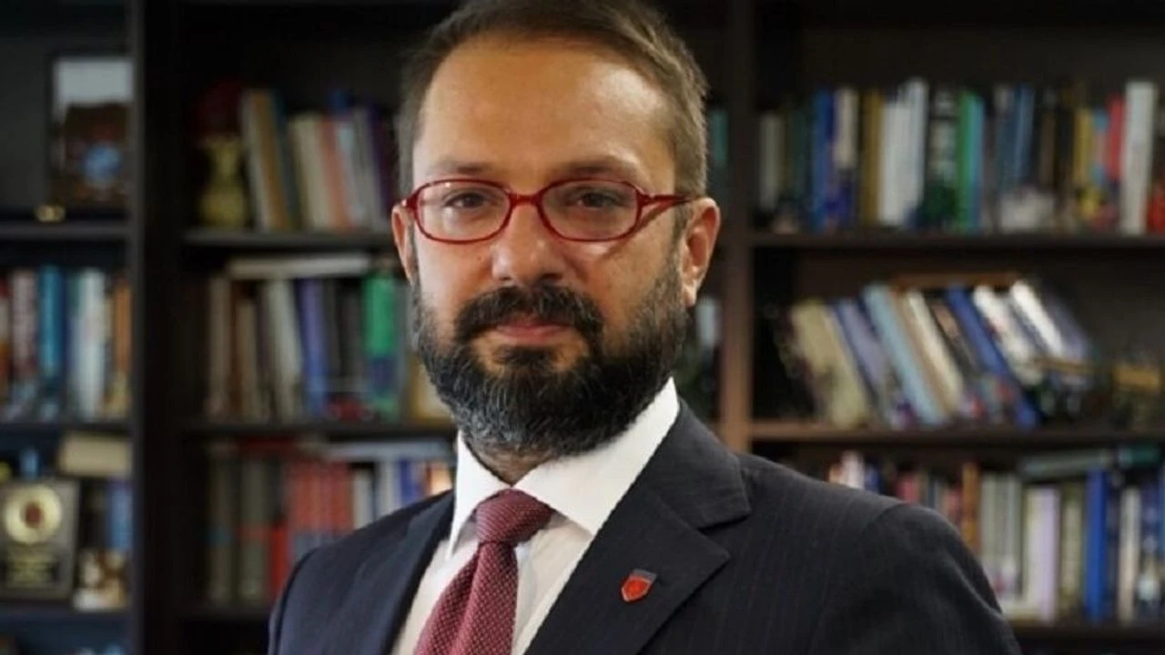 Ahmet Kasim Han Kimdir Ahmet Kasim Han Nereli Ne Is Yapar Kac Yasinda