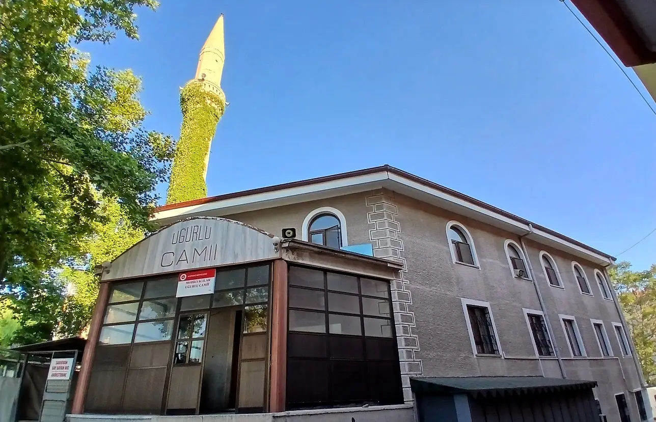 Altındağ Siteler Doğantepe Mobilyacılar Uğurlu Camii Sarmaşıklı Minare (1)