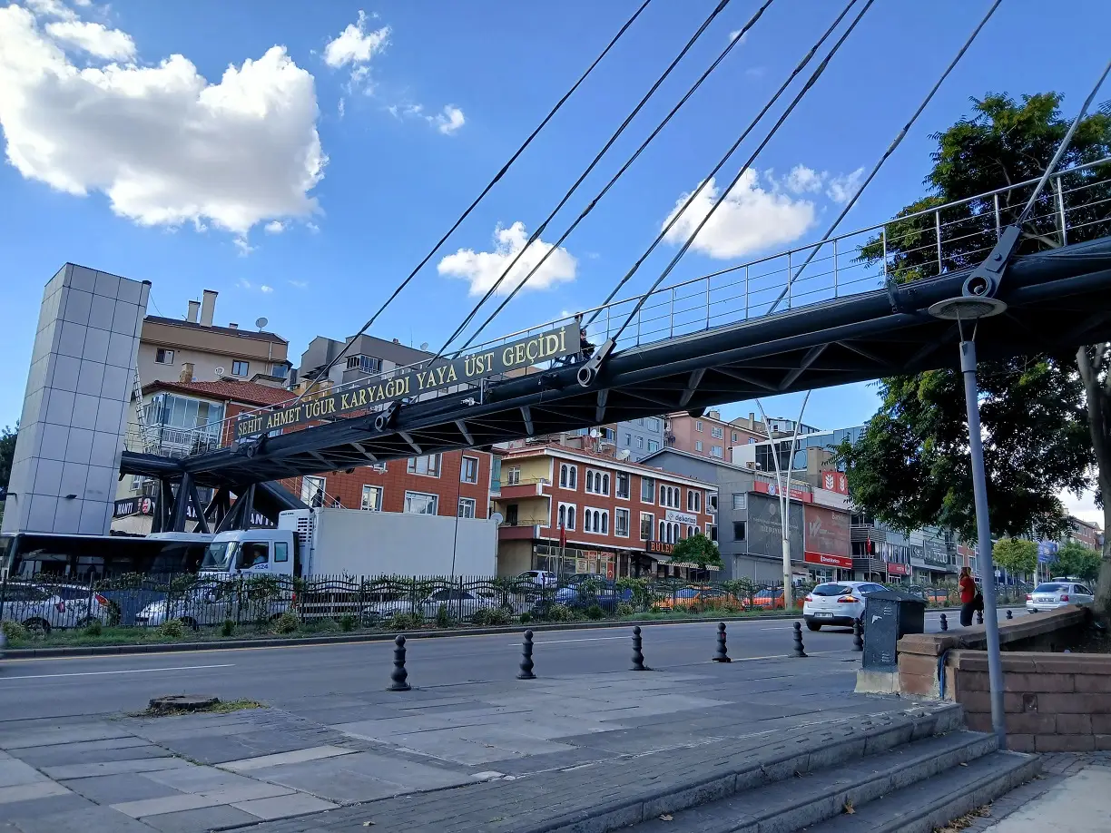 Anfa Altınpark Şehit Ahmet Uğur Karyağdı Yaya Üst Geçidi Irfan Baştuğ Caddesi (5)