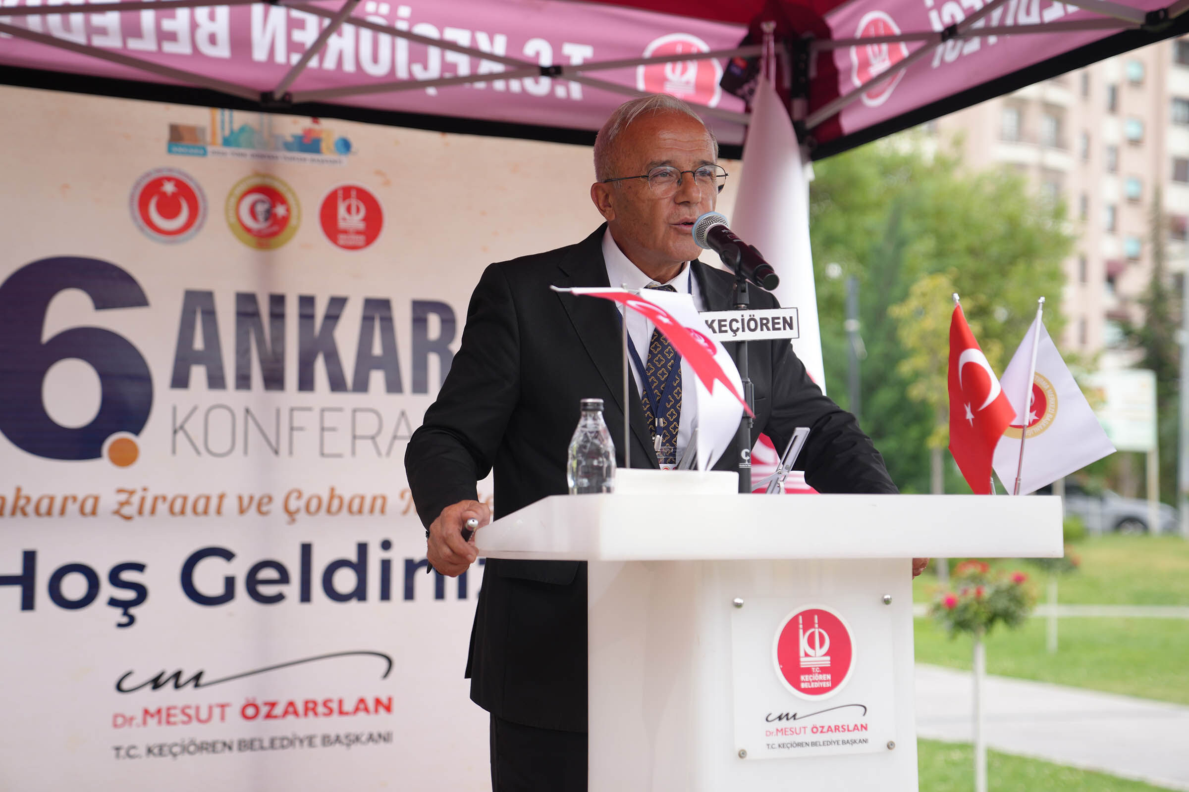 Ankara Üni̇versi̇tesi̇ Türk İnkilap Tari̇hi̇ Ensti̇tüsü Öğreti̇m Üyesi̇ Prof. Dr. Necdet Aysal