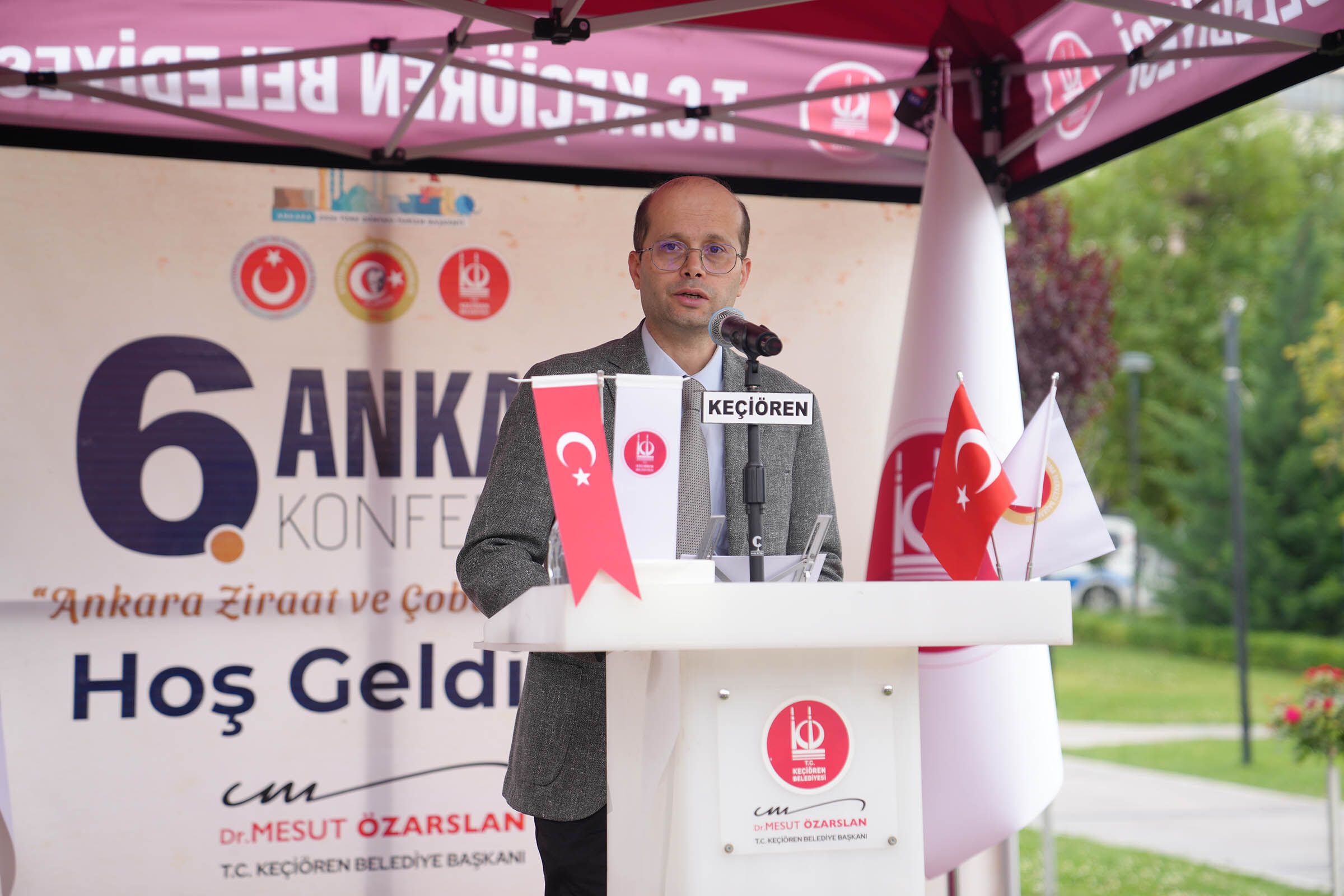 Atatürk Araştirma Merkezi̇ Başkani Prof. Dr. Ahmet Kilinç