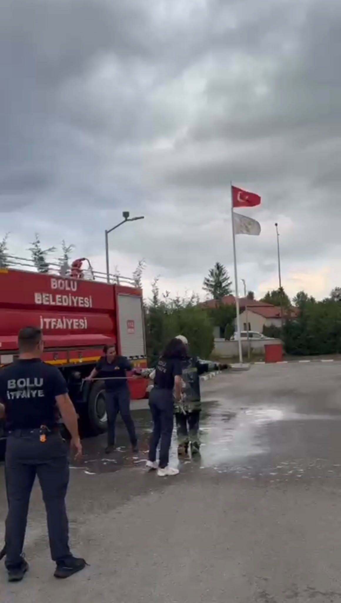 Bolu'da Itfaiye Stajının Finali Gündem Oldu! Son Gününde Hortum Ve Köpükle Sürpriz (2)