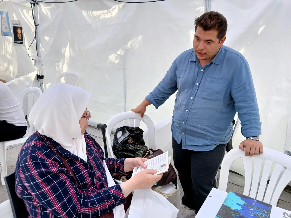 Dilşat Narges Buzdokuz Dergisi Yayın Kurulu Üyesi Mert Özden (1)