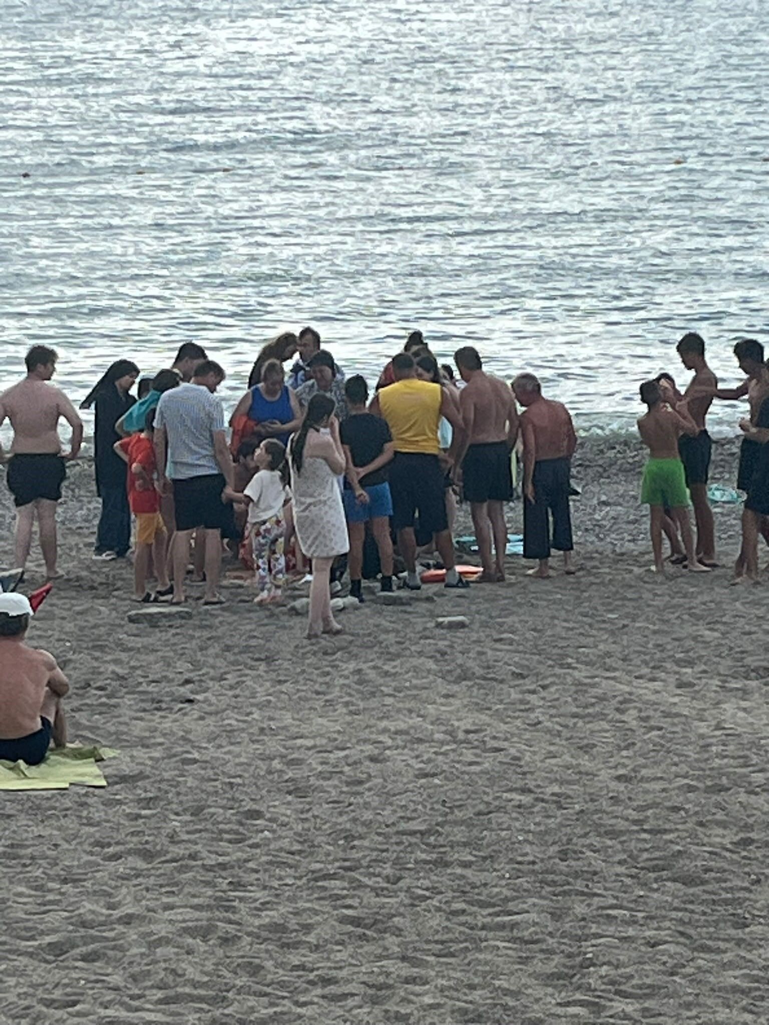 Filyos Sahili'nde Korku Dolu Anlar! Denizde Çırpınan Vatandaşı Cankurtaranlar Son Anda Kurtardı