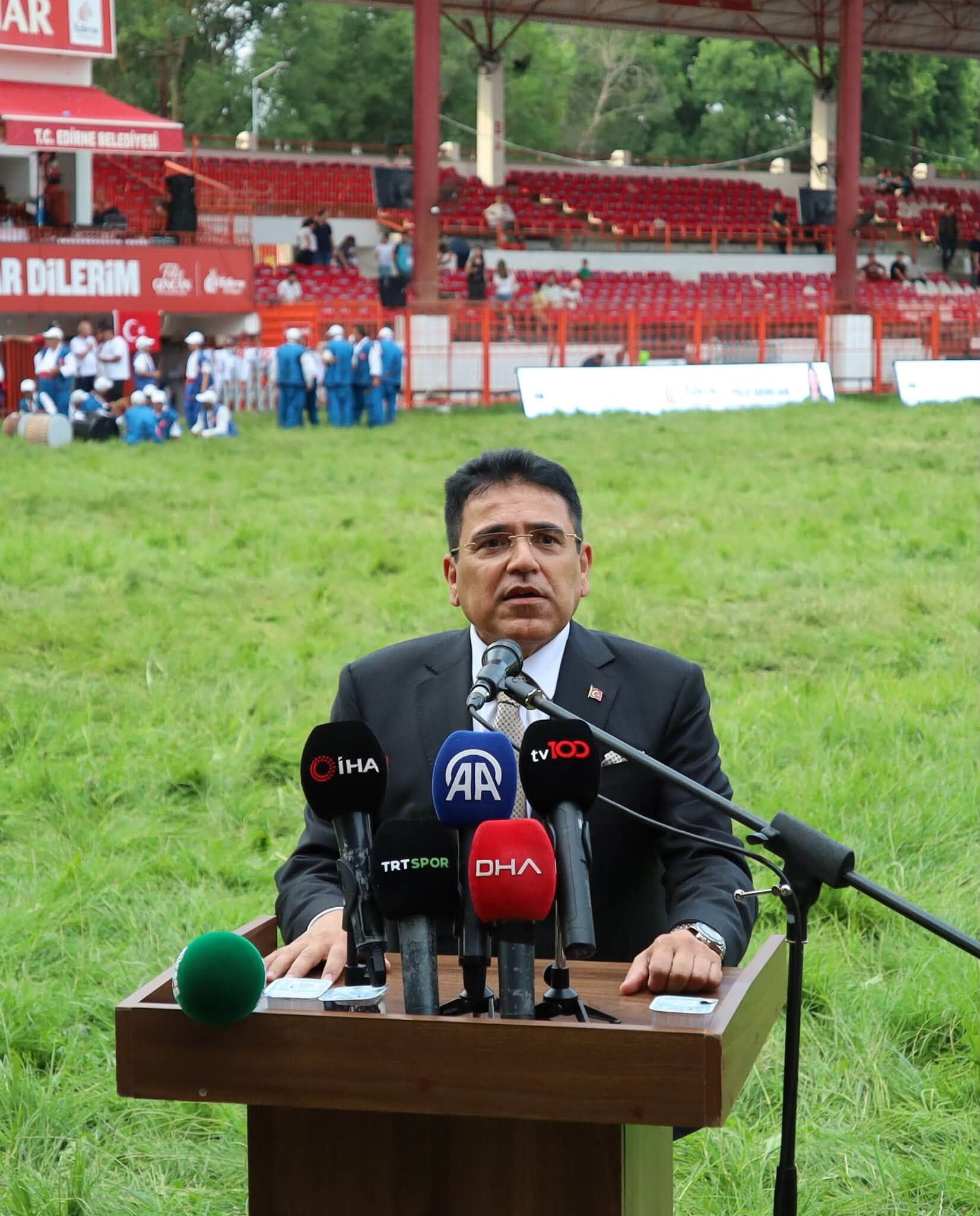 Ibrahim Türkiş3