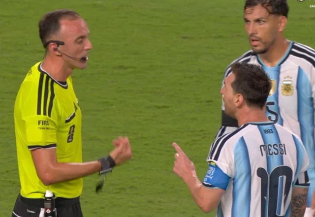 Messi Portekizli Hakeme Ayar V 20042949 8604 1 M