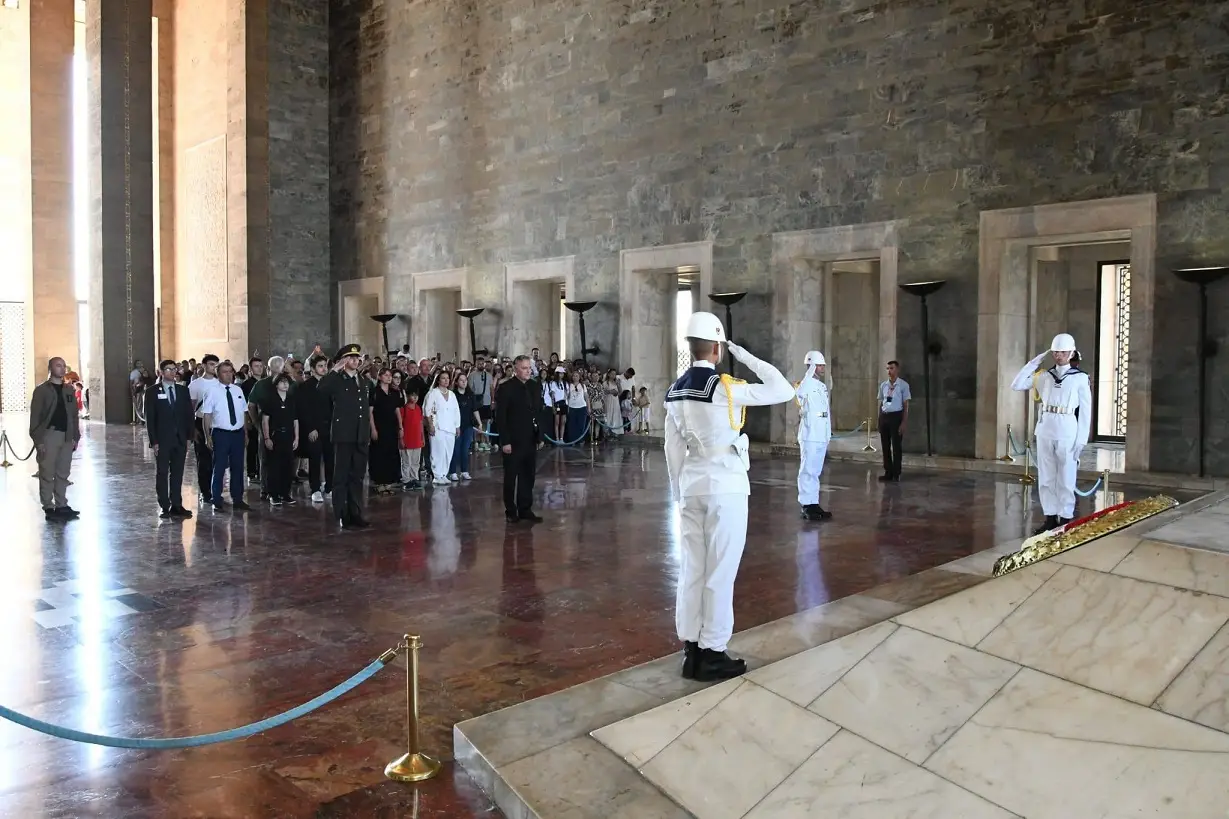 Selami Parmaksız Müzik Topluluğu Amatör Müzisyenler Derneği Anıtkabir (5)