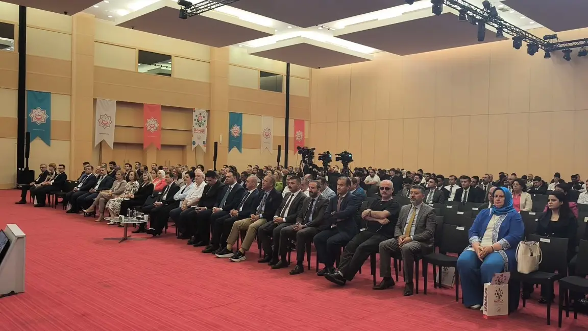 Türk Akademisi Siyasi Sosyal Stratejik Araştırmalar Vakfı Tasav Bağımlılıkla Mücadele (7)