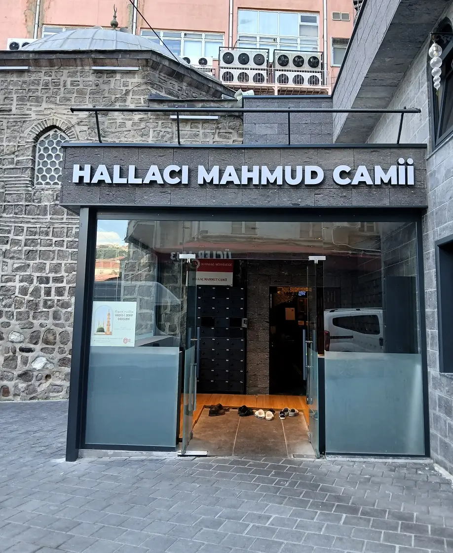 Ulus Susam Sokak Hallaç Mahmut Camii Türbesi (1)-1