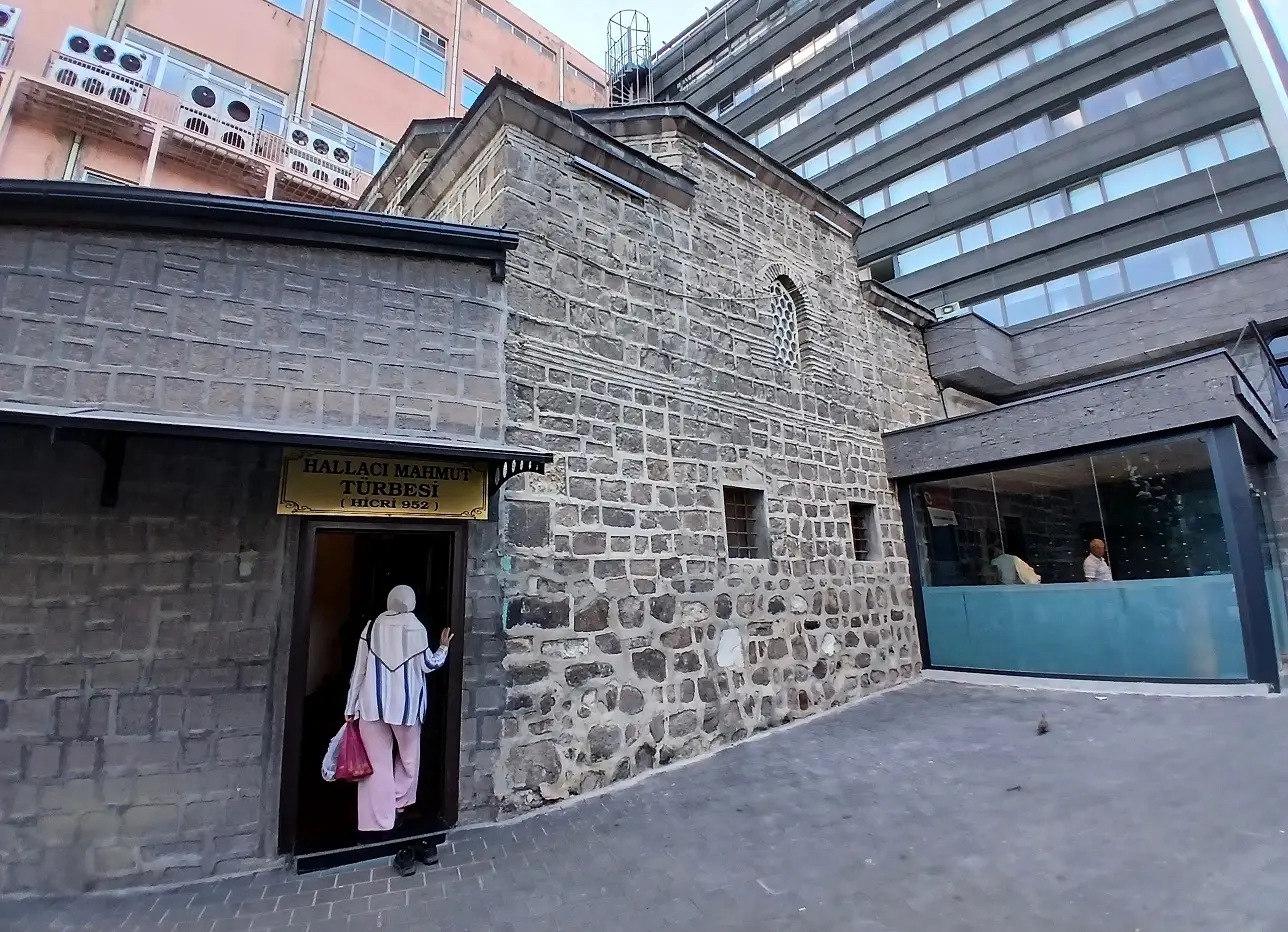 Ulus Susam Sokak Hallaç Mahmut Camii Türbesi (8)