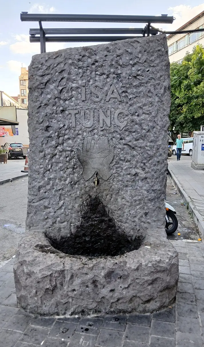 Ulus Susam Sokak Isa Tunç Hayratı Çeşme Su