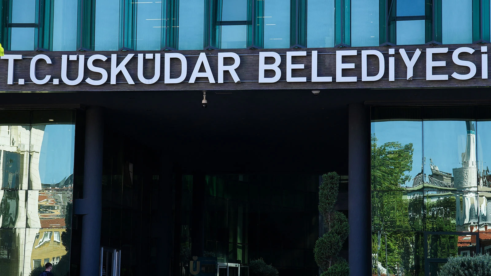 Uskudar Belediyesine Operasyon Detaylar Ortaya Cikti Muteahhitten 860 Bin Dolar Rusvet Iddiasi Cqyb