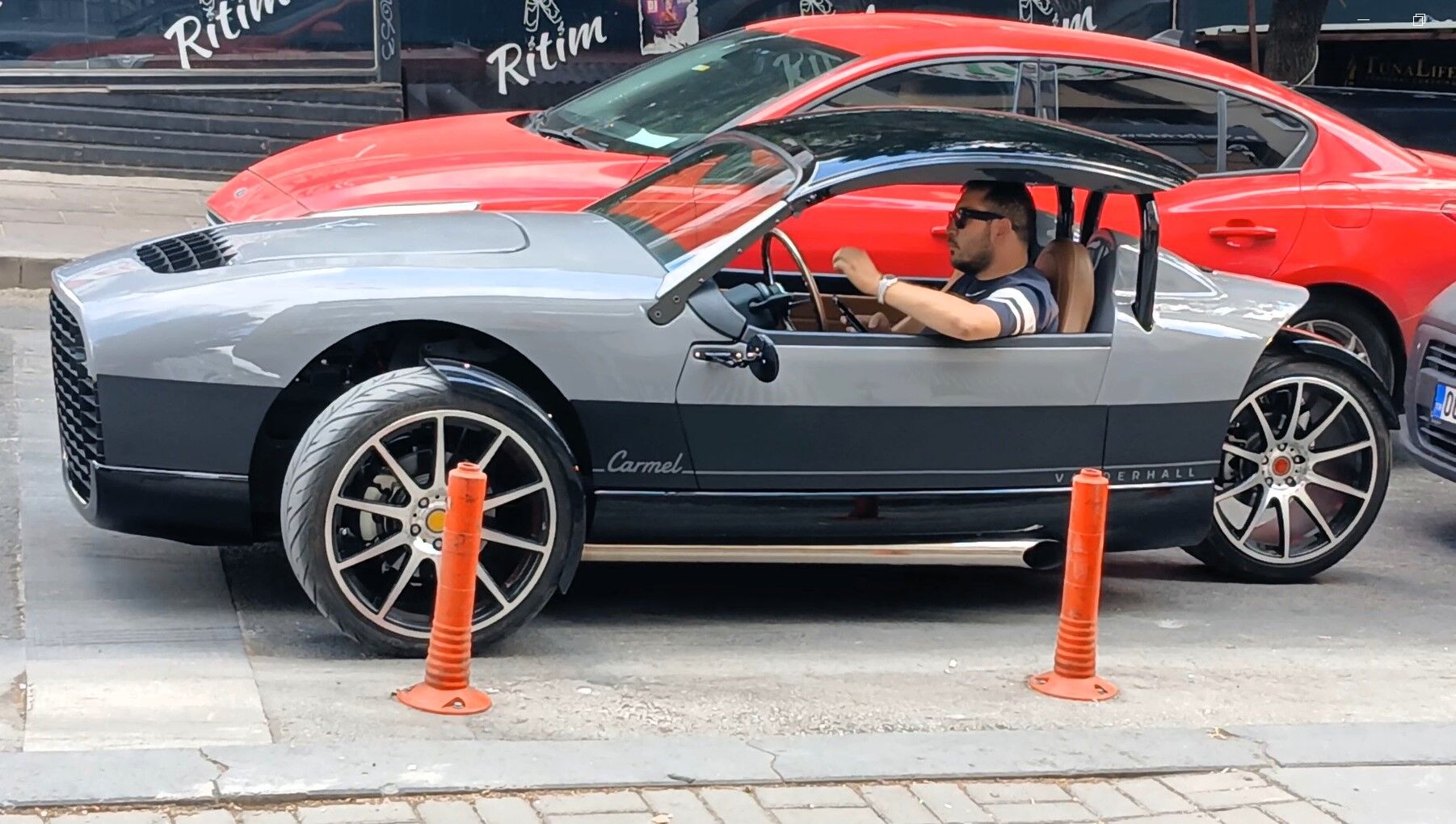 Vanderhall Carmel Autocycle Üç Tekerlekli Motosiklet Araç Tunalıhilmi Caddesi