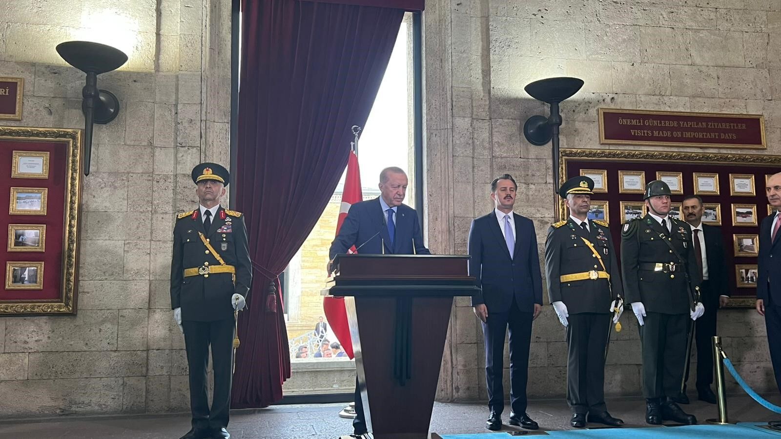 30 Ağustos'ta Devlet Erkanı Anıtkabir'de! Erdoğan'dan Dikkat Çeken Mesaj. (4)