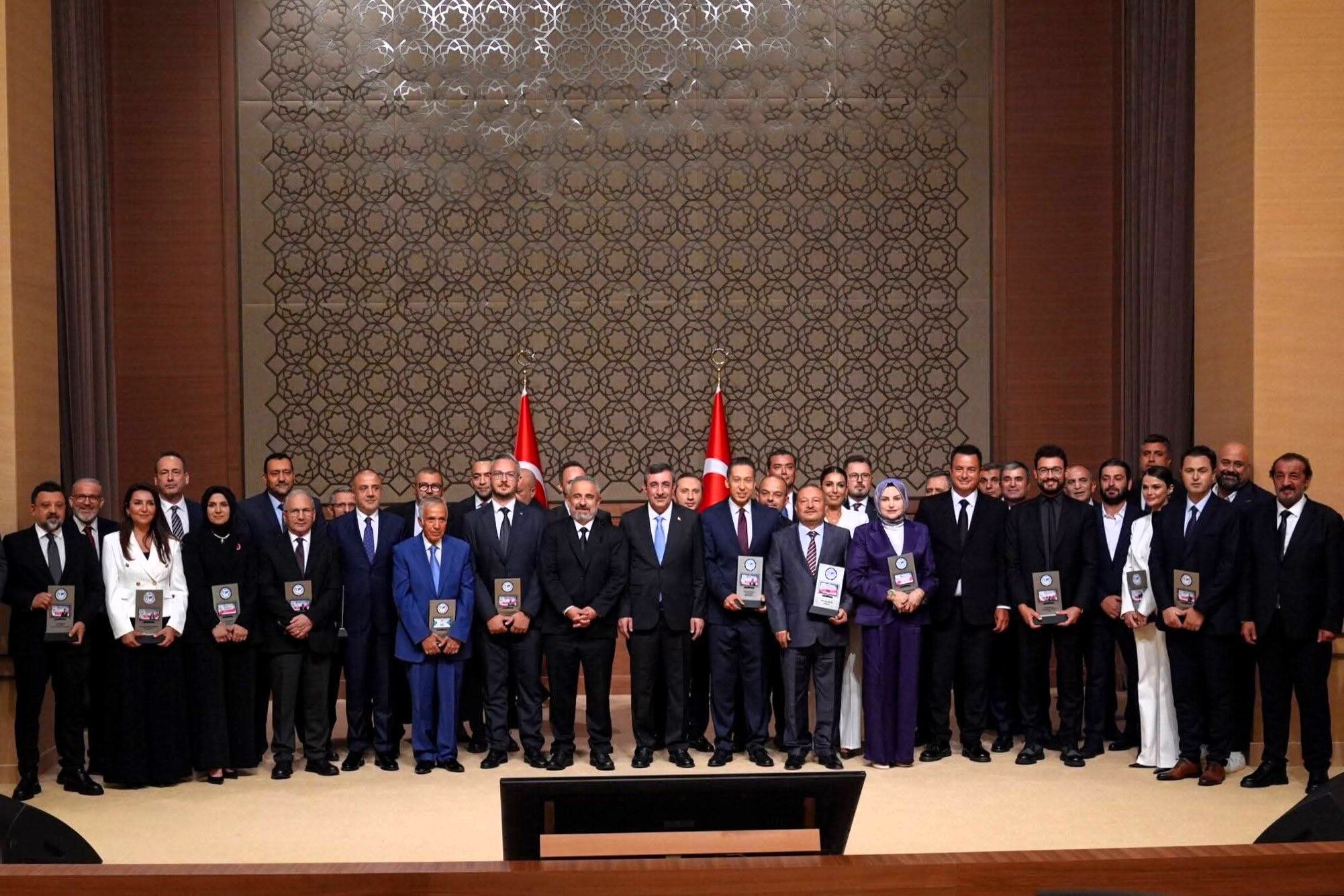 Anadolu Medya Ödülleri Tübaf Cumhurbaşkanlığı Külliye Cevdet Yılmaz Sinan Burhan