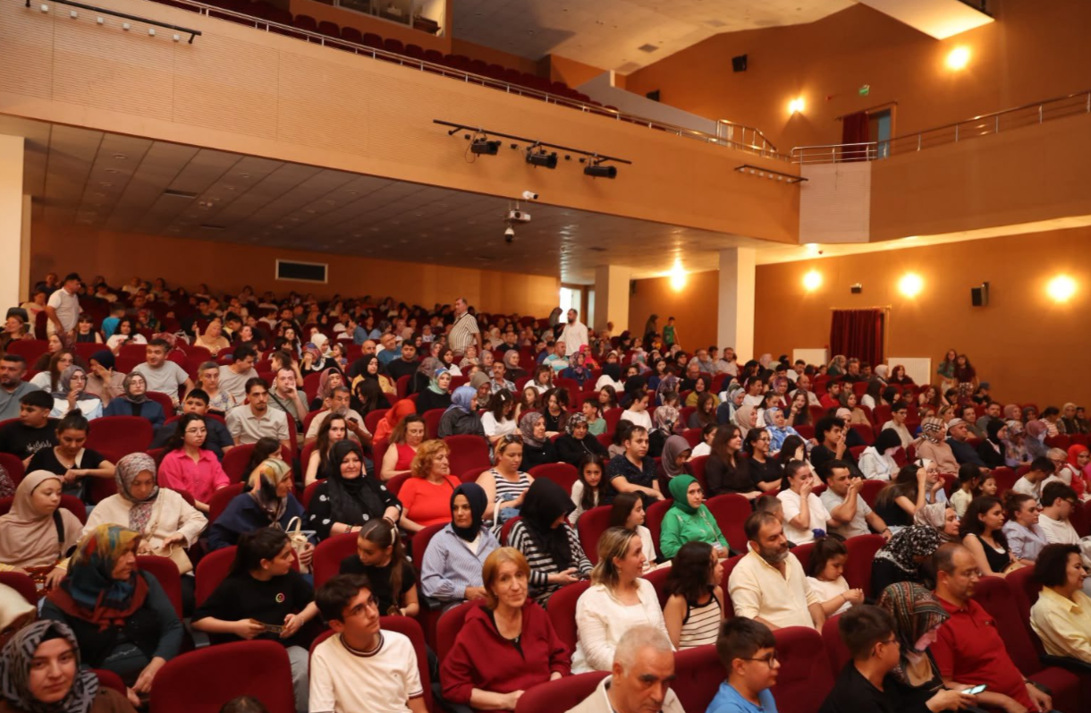 Ankara Pursaklar Tiyatro Gösterisi